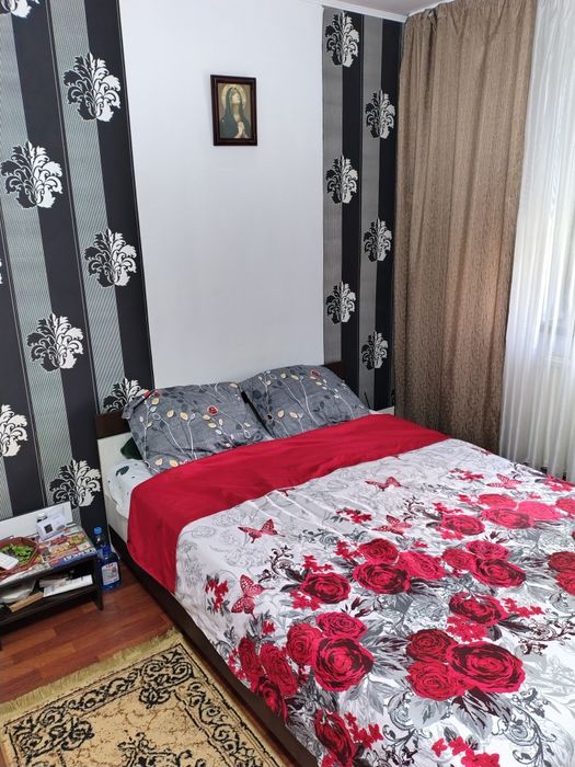 Vînd s-au schimb cu casă