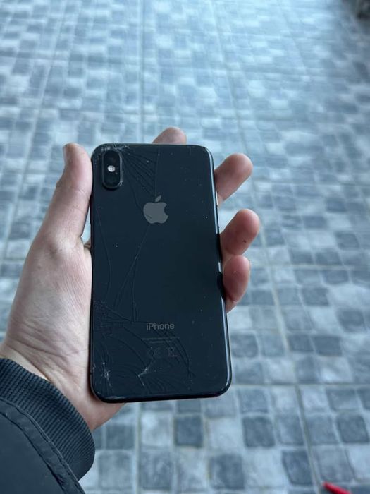 Vand iphone xs pret 500lei ,defectele se vad in poza