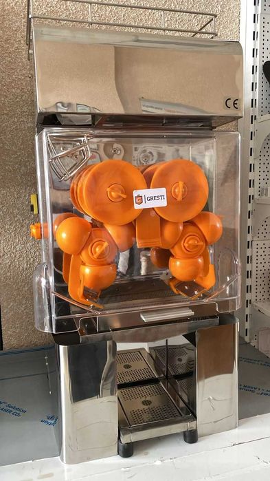 Профессиональная Соковыжималка! Новая!