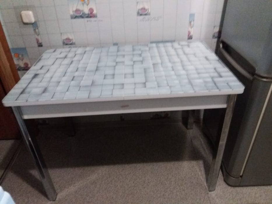 Стол для кухни новый