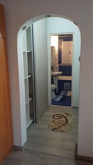 Apartament pentru inchiriat  cu o camera generoasa