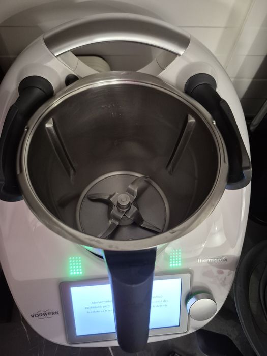 Thermomix 6 + accesorii+ retetar, impecabil