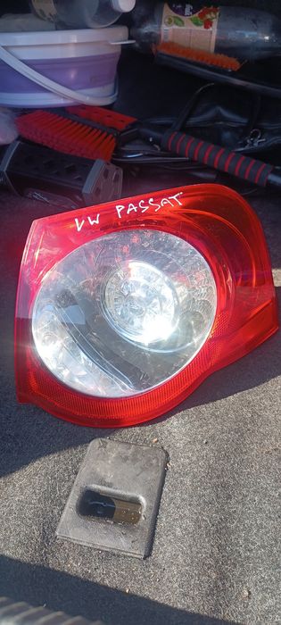 Продам задние фонари Passat B6