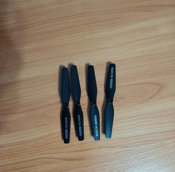 Продаю дрон срочно квадракоптер