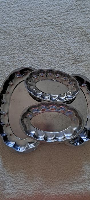 Platouri de marimi  diferite