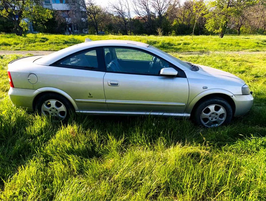 Opel Astra 2.2I 16V Bertone