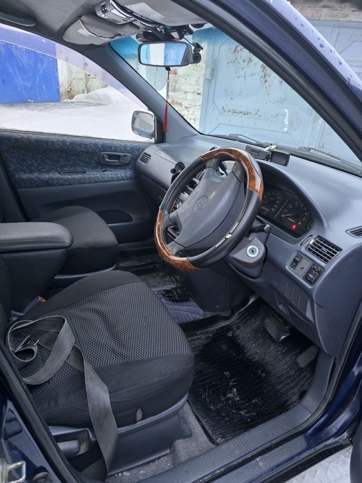 Продам автомобиль Тойота ипсум