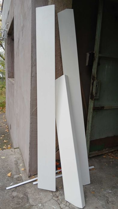 Vand  2 buc Pervaz PVC in stare foarte buna!