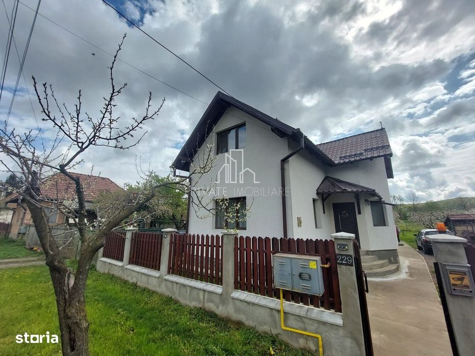 Casa De Vanzare, 1000 Mp Teren, Galesti , Mures