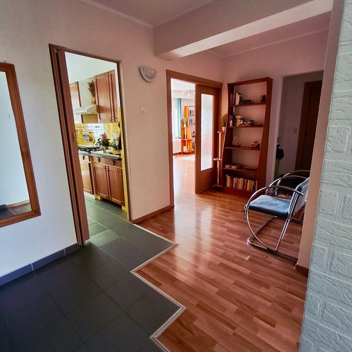 Proprietar vand apartament cu 4 camere