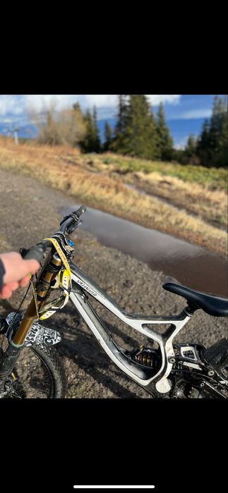 Dh колело demo 8 specialized