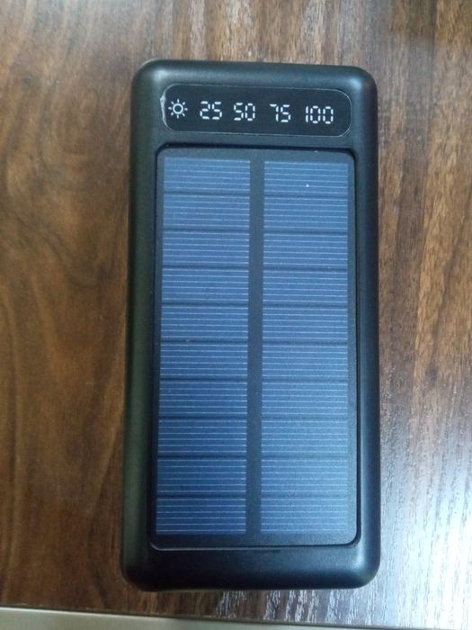 аккумулятор на солнечной энергии (Power Bank).