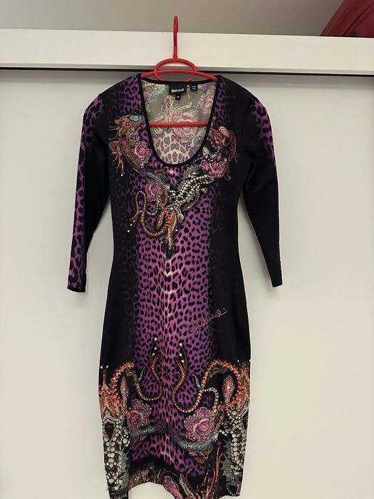 Ефектна рокля Just Cavalli – уникален десен и перфектна кройка размер XS/S