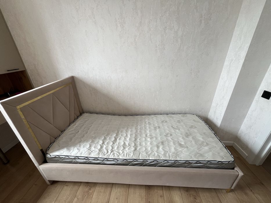 Продаю односпальные кровати