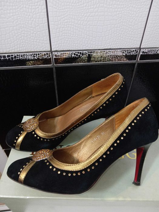 Продам обувь туфли Basconi