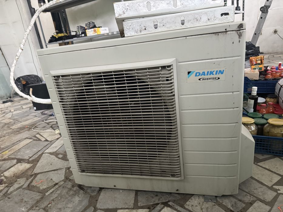 Продава се климатик Daikin RX50G3V1B