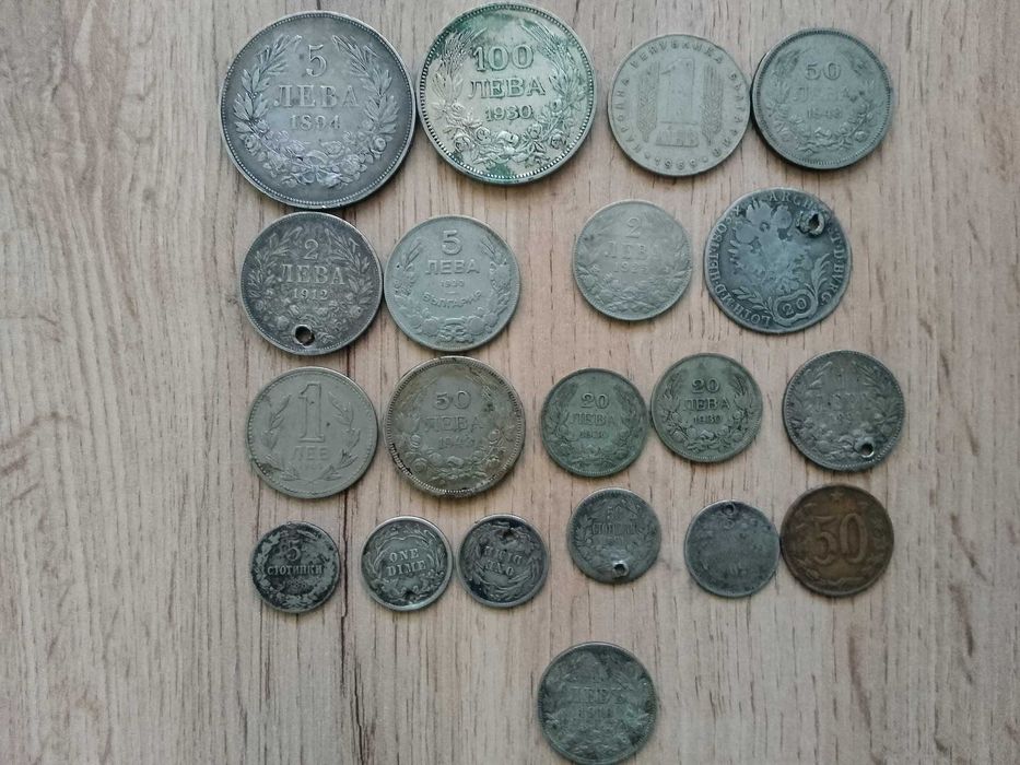 Продавам стари монети