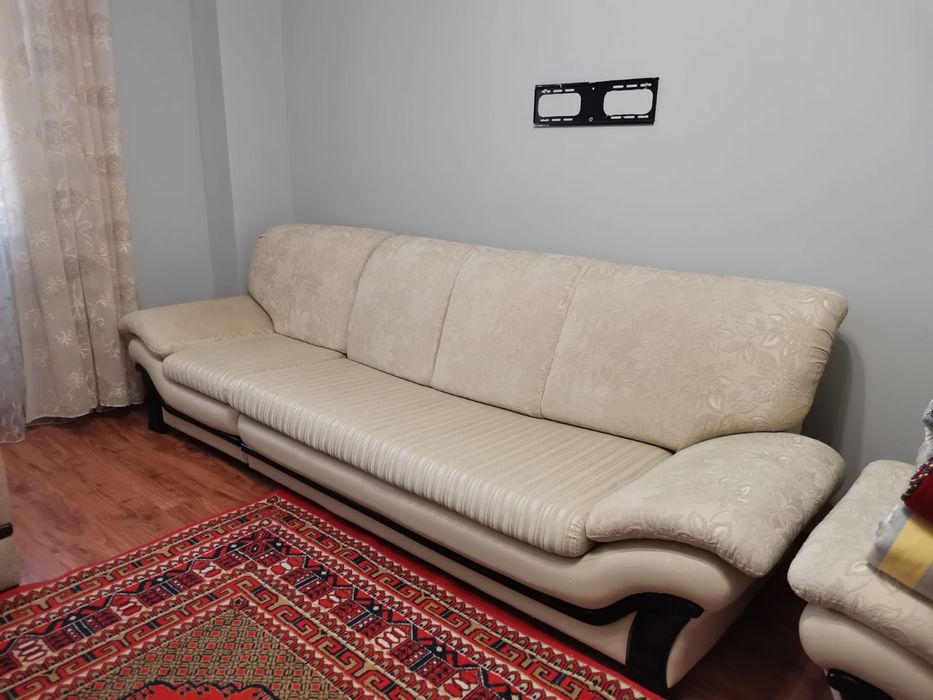 Продам угловой мягкий диван