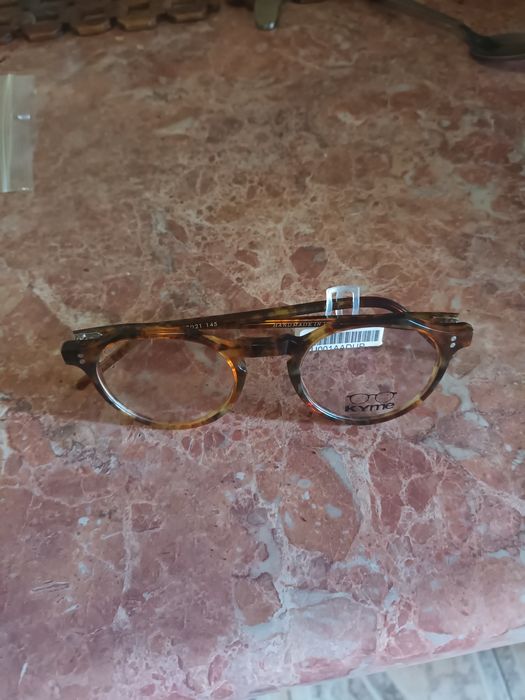 Ochelari Oakley și rame de vedere noi