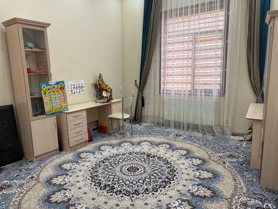 Эски шахар 50 йиллик светофор енида.