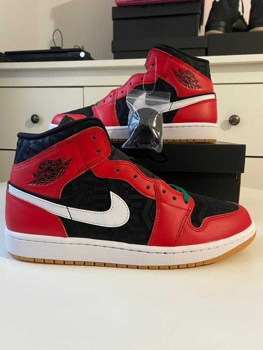 Jordan 1 Mid SE "Christmas" 42.5