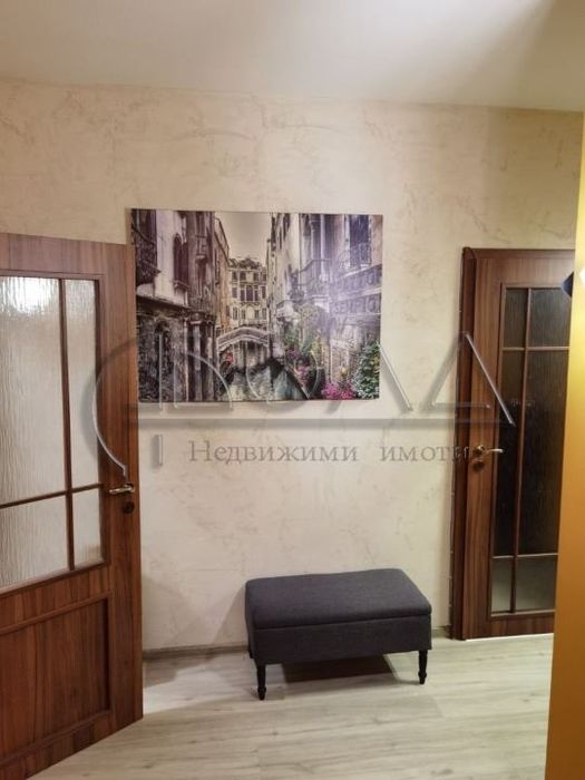 Продава се Тристаен апартамент в София, Разсадника - 93 кв.м за 2366 €/кв.м - Снимка #11
