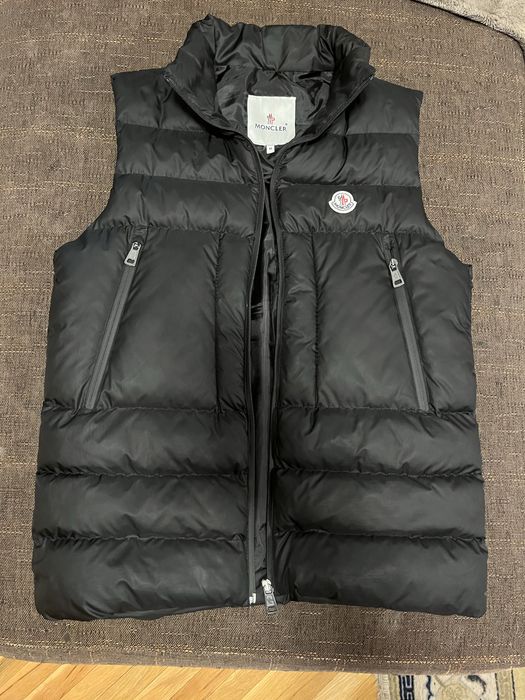 Елек Moncler размер M
