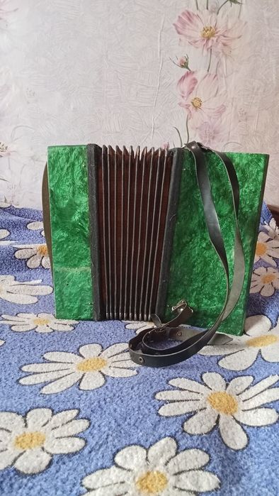 Продам акардион Малыш
