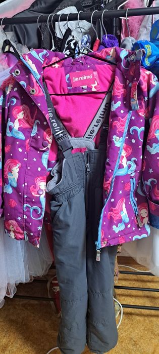 Продам детские куртки