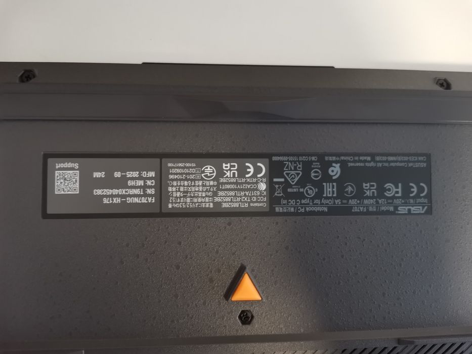 De vânzare -- Laprop Gaming Asus TUF A17 (ca nou)