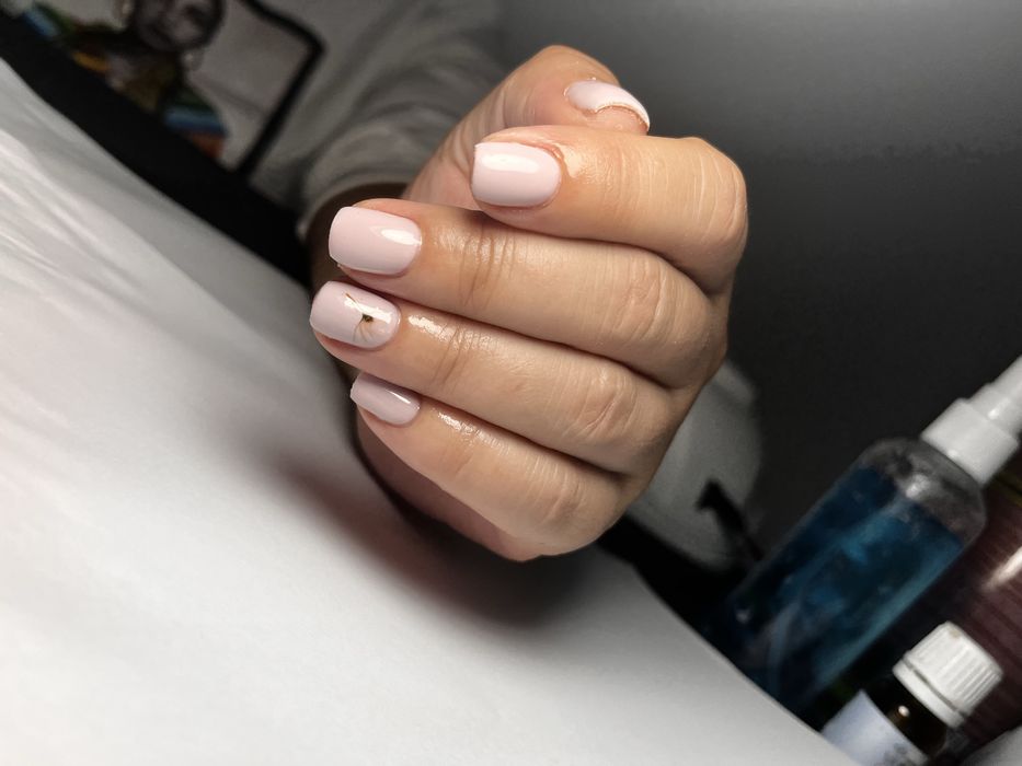 unghii cu gel  si oja semipermanenta