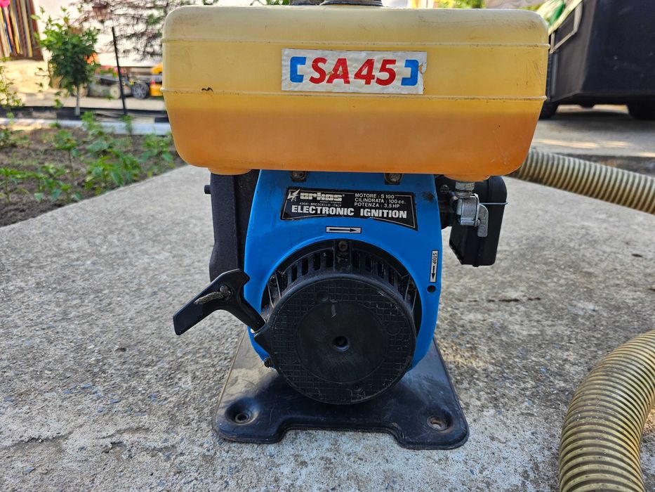 Бензинова Помпа за ВОДА .ITALY. ПЕРФЕКТНА..