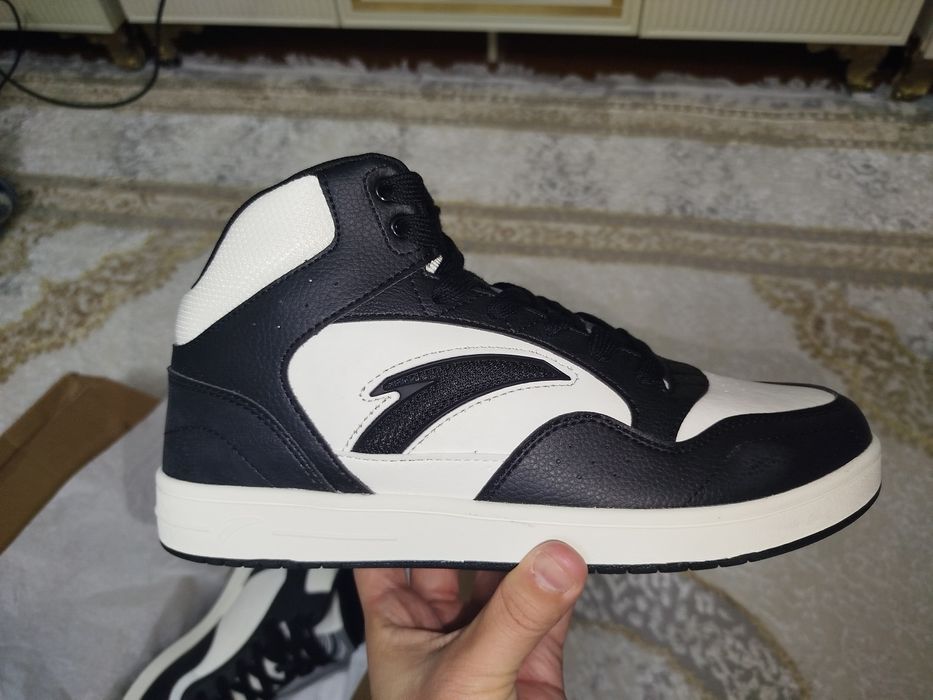 Orginal Anta krasovka 43