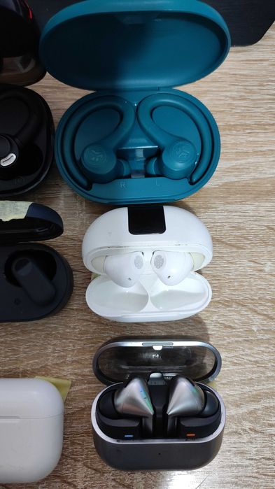 Casti in-ear modele diferite, Samsung, Huawei etc