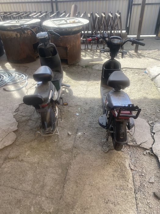 Два электромопеда, электроскутера