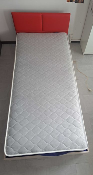 Две единични легла