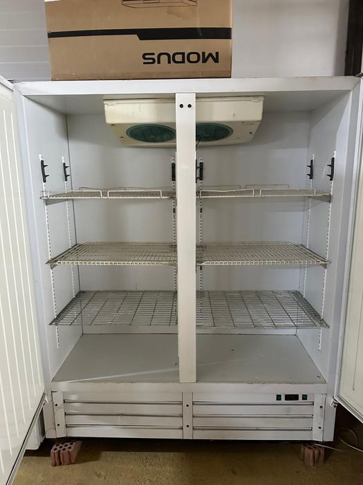 Шкаф холодильный, оборудование