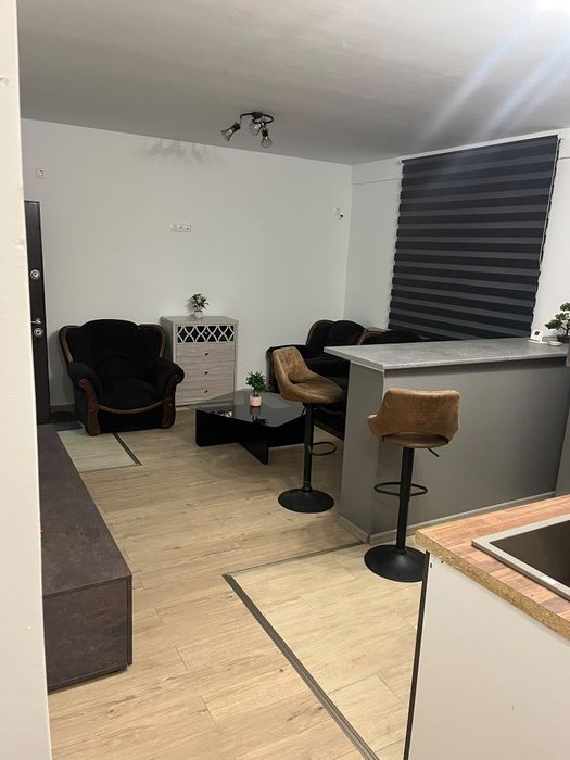Apartament 3 camere de inchiriat