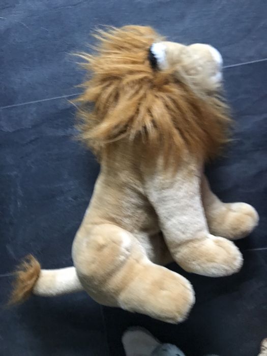 Чувал с големи плюшени играчки