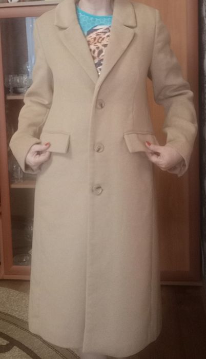 Продаю женское пальто