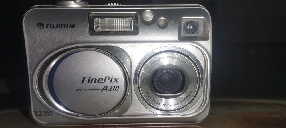 Прода фотоаппарат finePix A210