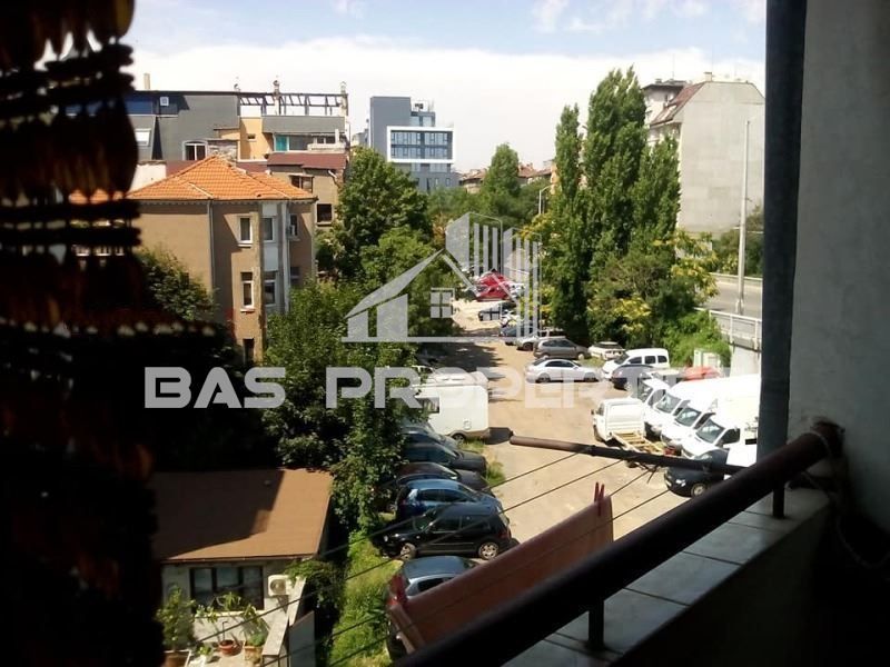 2-стаен в София-Оборище площ 80