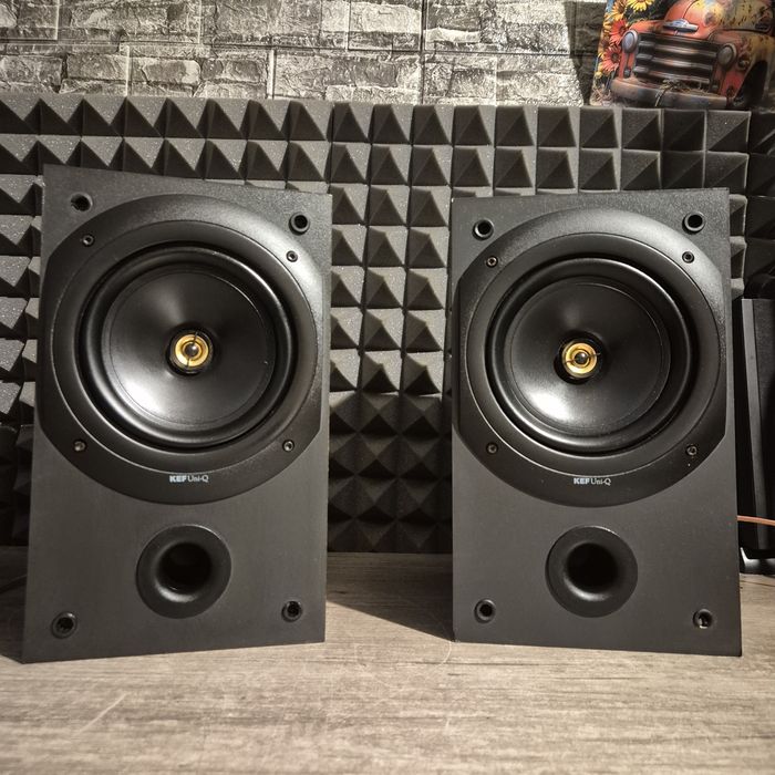 БУКШЕЛФ Тонколони KEF Q10 – British Hi-Fi / Uni-Q Technology