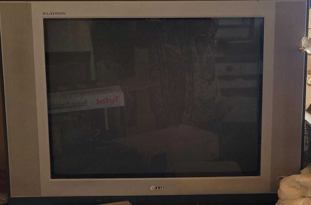 телевизор LG не рабочая,для запчасти