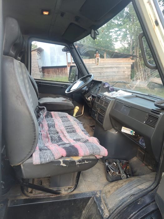 Vând sau schimb Iveco daily
