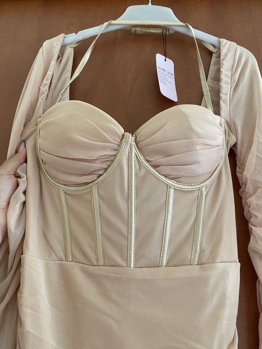 Stellar x Neira rochie