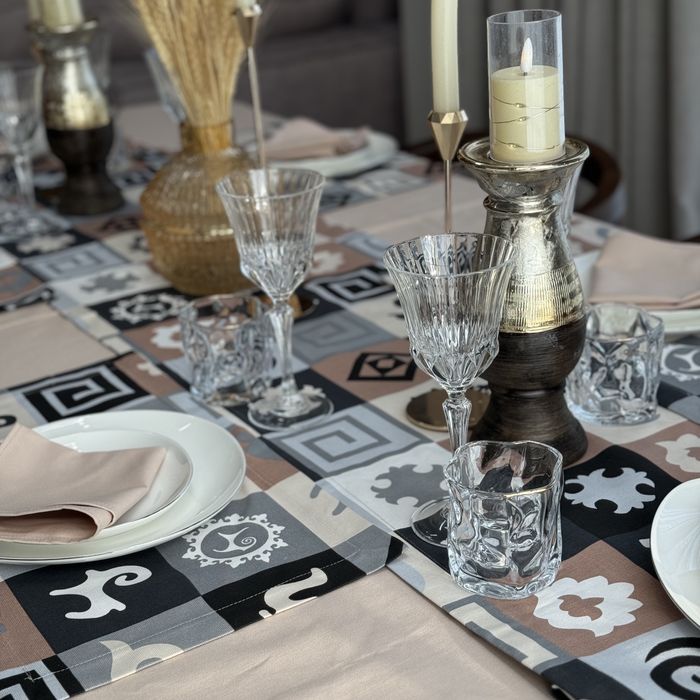 Скатерти и раннеры в подарочной упаковке!