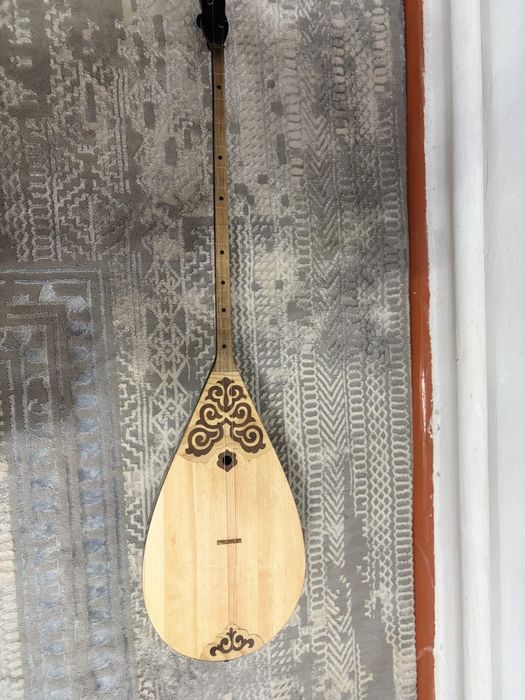 Домбыра сатылады