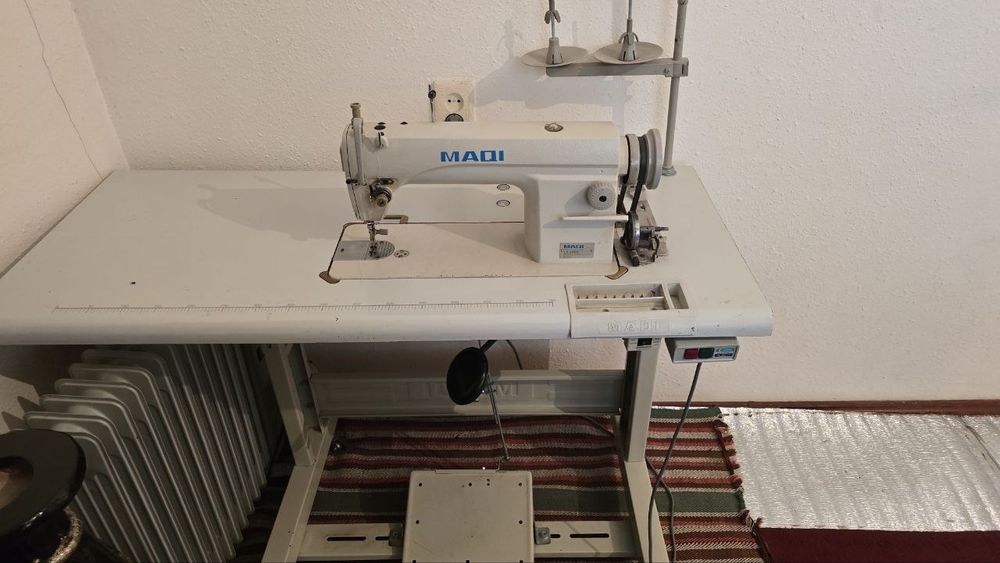 Tikadigan mashinka sotiladi