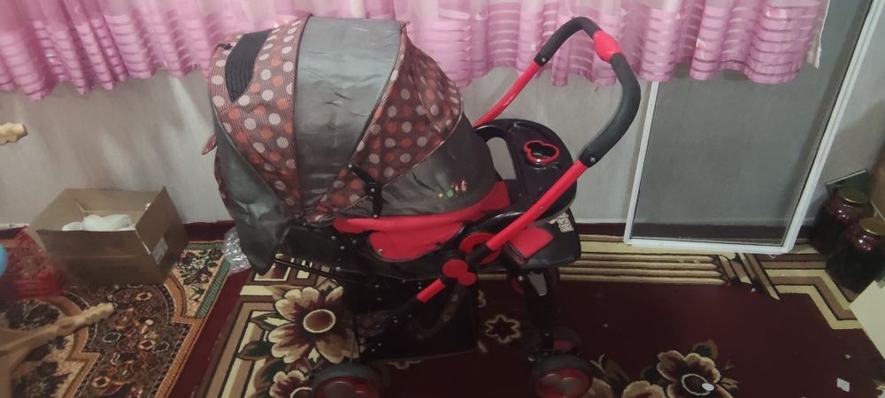 Bolalar kalyaskasi sotiladi.